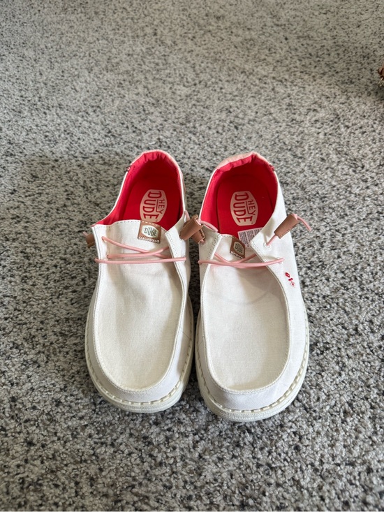 Hey Dude Shoes - Hey Dude Kids Casual Canvas Shoes in Cream with Pink Lining